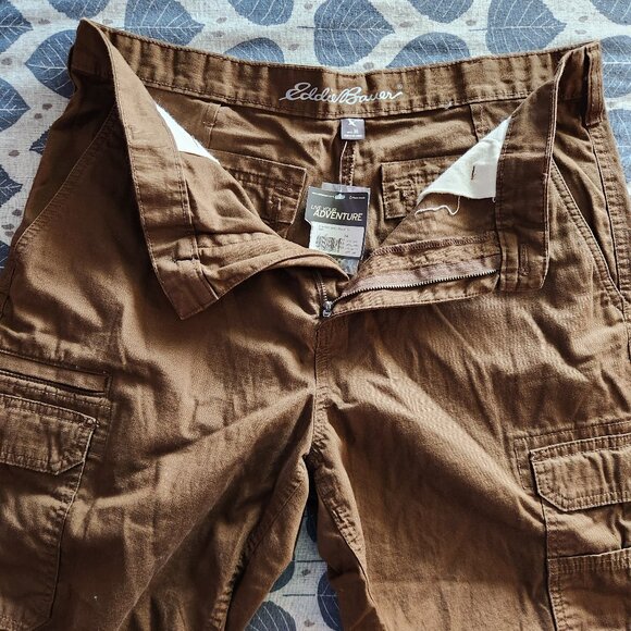 Eddie Bauer Cargo Shorts New - Picture 1 of 4